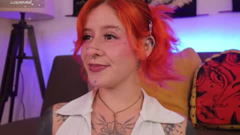 Snapshot of daarlene chatting on December 4, 6:27 pm Darlene online show from December 4, 6:27 pm