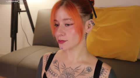 Snapshot of daarlene chatting on February 4, 10:54 am Darlene online show from February 4, 10:54 am