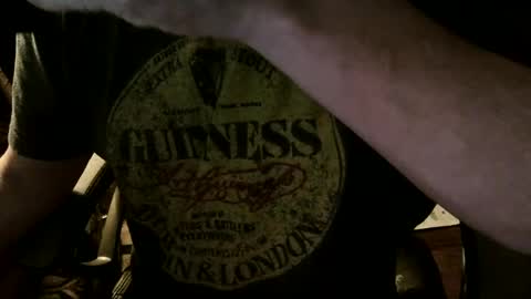 Snapshot of dadbodddd chatting on February 15, 3:06 pm Dad Bod online show from February 15, 3:06 pm