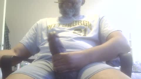 Snapshot of daddy_412 chatting on May 29, 1:20 pm daddy_412 online show from May 29, 1:20 pm