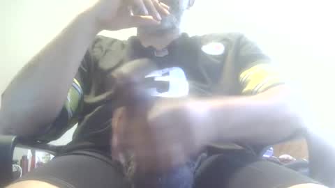 Snapshot of daddy_412 chatting on May 31, 3:19 pm daddy_412 online show from May 31, 3:19 pm