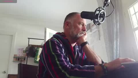 Snapshot of daddybearvlc chatting on November 1, 11:56 am DaddyBear online show from November 1, 11:56 am