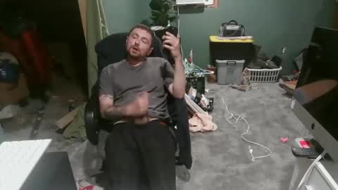 daddydic120402 online show from May 2, 5:01 am