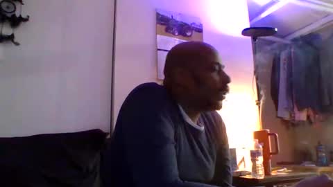 Snapshot of daddydickxm chatting on March 18, 3:20 am daddydickxm online show from March 18, 3:20 am