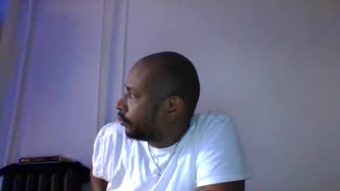 Snapshot of daddydickxm chatting on March 24, 3:33 am daddydickxm online show from March 24, 3:33 am