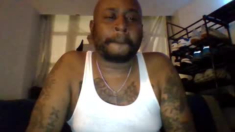Snapshot of daddydickxm chatting on April 4, 4:33 am daddydickxm online show from April 4, 4:33 am