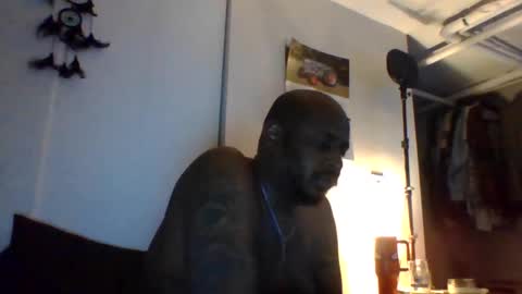 Snapshot of daddydickxm chatting on April 26, 8:23 am daddydickxm online show from April 26, 8:23 am