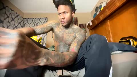 sexy tatted king bbc online show from November 3, 5:58 pm