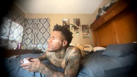 sexy tatted king bbc online show from May 14, 1:29 pm