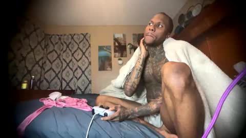 sexy tatted king bbc online show from May 16, 7:27 am