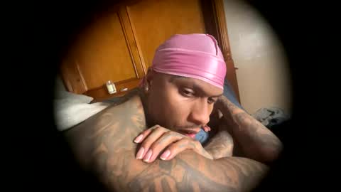 sexy tatted king bbc online show from May 19, 11:44 pm