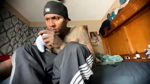 sexy tatted king bbc online show from May 27, 8:50 pm