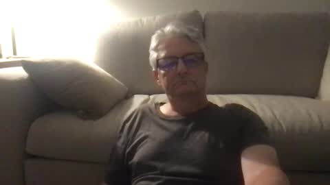 Snapshot of daddymike92883_1 chatting on December 3, 5:42 am daddymike92883_1 online show from December 3, 5:42 am