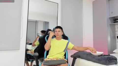 Snapshot of daddyrich4u chatting on October 6, 12:08 am daddyrich4u online show from October 6, 12:08 am