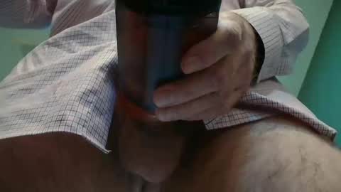 Snapshot of daddyrunner chatting on February 19, 12:06 am Daddy Runner online show from February 19, 12:06 am