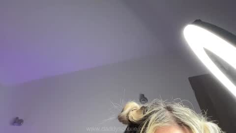 daddyspixxie online show from December 13, 7:36 am