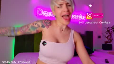 Snapshot of daddyspixxie chatting on March 18, 6:11 pm daddyspixxie online show from March 18, 6:11 pm
