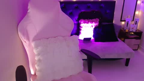 Snapshot of dads_angel19 chatting on June 24, 1:21 pm amanda online show from June 24, 1:21 pm