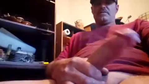 Snapshot of dadsfreedickrides chatting on November 21, 9:57 pm dadsfreedickrides online show from November 21, 9:57 pm