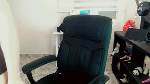 dae_lune online show from February 5, 10:25 pm