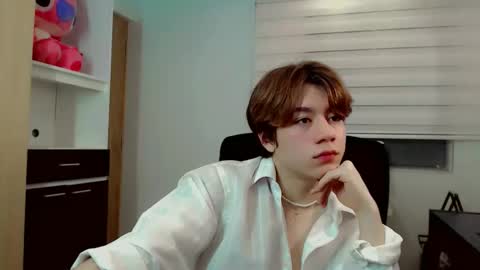 dae_lune online show from February 20, 11:49 pm