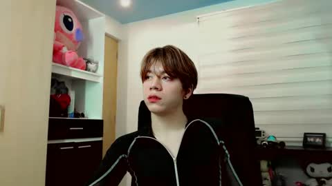 dae_lune online show from March 24, 2:38 am