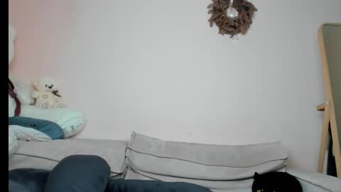 Snapshot of daenery_ chatting on January 13, 3:23 am daenery_ online show from January 13, 3:23 am