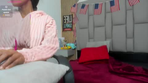 daffnelewis online show from September 11, 11:21 am