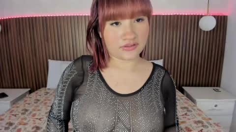 Snapshot of dafne_evaans chatting on May 14, 11:50 am dafne_evaans online show from May 14, 11:50 am
