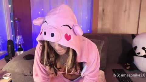 LORENA  online show from May 24, 2:11 pm