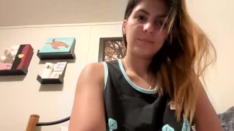 Snapshot of dafnecloutier chatting on January 27, 12:05 pm Dafne 27 Cory-24 online show from January 27, 12:05 pm