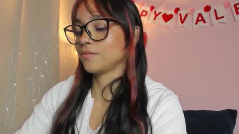 Snapshot of dafnemel chatting on February 16, 8:38 pm dafnemel online show from February 16, 8:38 pm