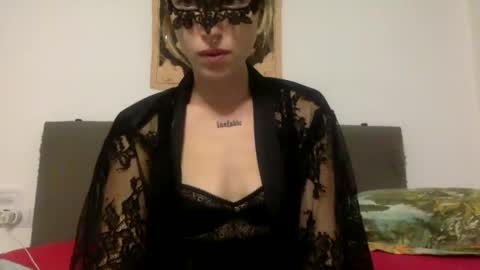 Snapshot of dafnesqueeze chatting on December 1, 8:42 pm dafnesqueeze online show from December 1, 8:42 pm