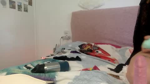 Snapshot of dafnesqueeze chatting on December 4, 2:59 pm dafnesqueeze online show from December 4, 2:59 pm