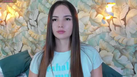 Snapshot of dafnevega chatting on January 3, 7:39 pm Dafne online show from January 3, 7:39 pm