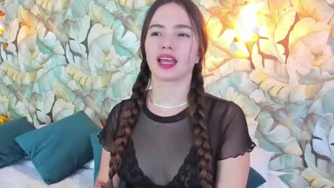 Snapshot of dafnevega chatting on February 22, 7:58 pm Dafne online show from February 22, 7:58 pm