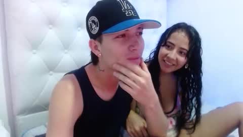 dafnne_and_thomas online show from May 2, 3:11 am