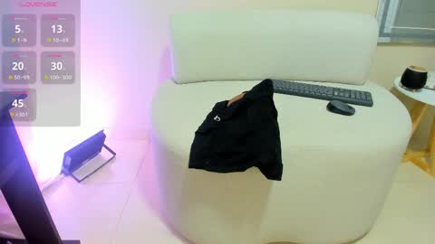 Snapshot of dahian_carter chatting on April 24, 10:07 am Dahian online show from April 24, 10:07 am