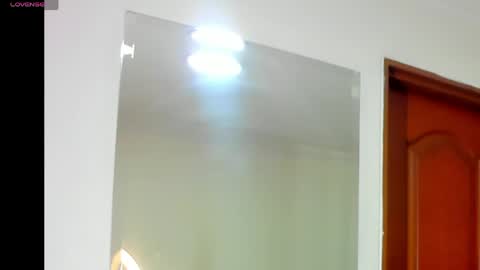 Dahiana  online show from April 14, 12:22 pm