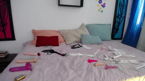 Snapshot of dahiana_sterling chatting on February 12, 6:09 pm Dahiana online show from February 12, 6:09 pm