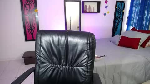 Snapshot of dahiana_sterling chatting on February 22, 10:42 pm Dahiana online show from February 22, 10:42 pm