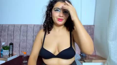 Snapshot of dahlia_rossee chatting on July 27, 9:00 pm dahlia_rossee online show from July 27, 9:00 pm