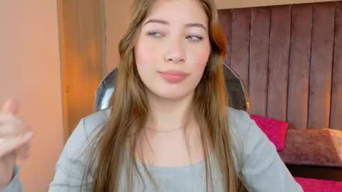 Snapshot of dahlia_rousse chatting on May 7, 8:31 am Dahlia online show from May 7, 8:31 am
