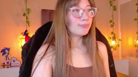 Snapshot of dahlia_rousse chatting on June 25, 7:35 am Dahlia online show from June 25, 7:35 am