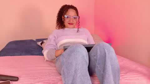 Snapshot of dahliabrowniee chatting on June 11, 2:53 am Dahli online show from June 11, 2:53 am