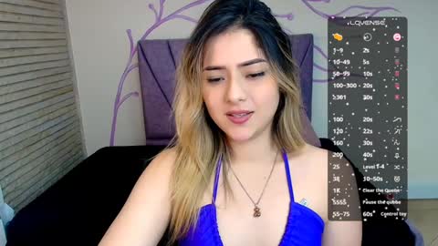 Snapshot of dahliamoore chatting on December 6, 4:06 pm Dahlia online show from December 6, 4:06 pm