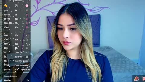 Snapshot of dahliamoore chatting on December 15, 3:45 am Dahlia online show from December 15, 3:45 am