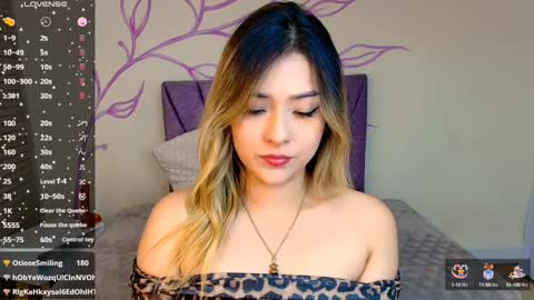 Snapshot of dahliamoore chatting on December 22, 6:39 am Dahlia online show from December 22, 6:39 am