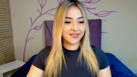 Snapshot of dahliamoore chatting on January 14, 7:21 pm Dahlia online show from January 14, 7:21 pm