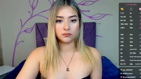 Snapshot of dahliamoore chatting on January 15, 8:05 pm Dahlia online show from January 15, 8:05 pm